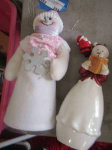 lot 283 image: Christmas 2007 snowman table piece, plastic snowman dcor