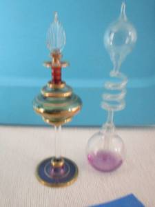 lot 299 image: Glass art pieces qty 2