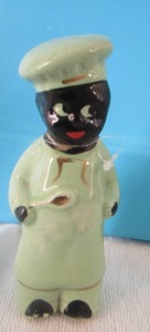 lot 300 image: BLACK Americana salt shaker