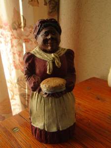 lot 303 image: Darlans AJ 1019 Americana Doll 8 tall