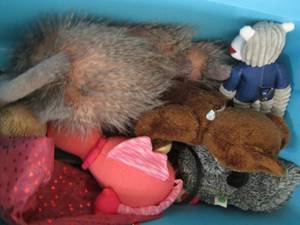 lot 324 image: Blue tote of Vintage toys