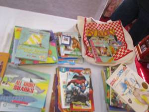 lot 332 image: large lot of vintage childrens books
