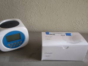 lot 337 image: Easyline charger, alarm clock