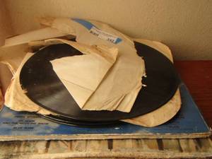 lot 342 image: Record lot- Bill Gather- Louse Harris