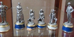 lot 344 image: PEWTER  MILITARY  QTY  4 &  COLONIAL QTY 2