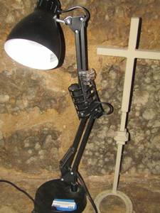 lot 358 image: Black lamp - cross dcor stand