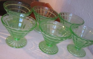 lot 371 image: Green glass  Depression glass  yogurt glasses qty 7
