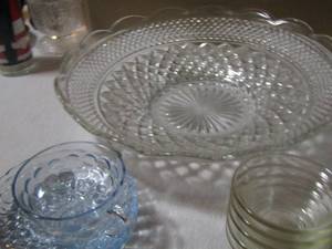 lot 381 image: 5 small bowls, 1 large crystal fruit bowl, 3 bubble glass plates with 1 cup