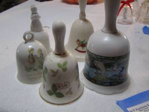 lot 393 image: Glass bells various sizes  QTY 5