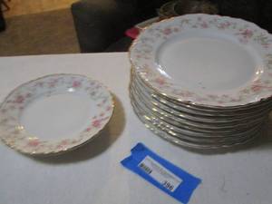 lot 396 image: Hutscheneuthes Lelb Bavaria Germany  RICHELIEU 7658  -   9 dinner plates , 1 salad plate