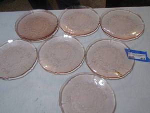 lot 413 image: Trans pink  depression GLASS 8in plates qty 8