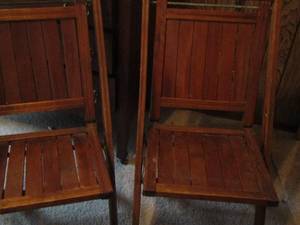 lot 20 image: VINTAGE 3 wooden fold up chairs good condition- appears those from the deck of a boat