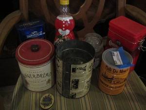 lot 436 image: ginger bread cookie can, coffee tin can, Mrs. Butterworth btl