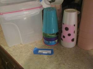 lot 481 image: 2 cereal containers, large variety of drinking cups