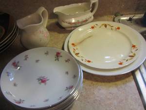lot 485 image: Dish lot all has floral dcor, gravy dish plates