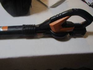 lot 491 image: WORX  battery operated blower comes with battery