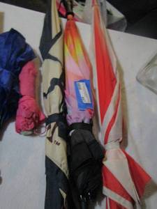 lot 497 image: 3 large umbrellas and 2 small ones