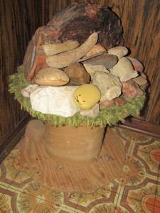 lot 502 image: Spindal with rocks and stones sitting on top