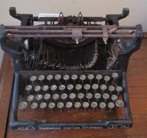 lot 508 image: Underwood standard typewriter