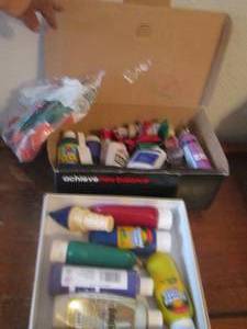 lot 512 image: Art stationary lot