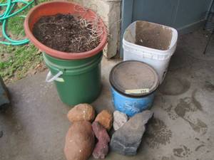 lot 553 image: Pot Planters