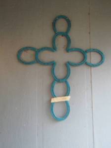 lot 555 image: Turquoise HORSESHOE  Wall Art  Cross outdoor