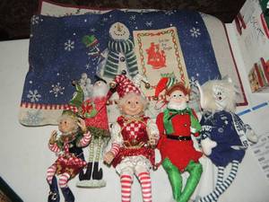 lot 609 image: CHRISTMAS - ELVES,  PILLOWS PLUS MORE 