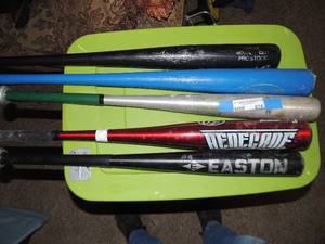 lot 614 image: BASEBALL BATS - 3 ALUMINUM ( EASTON, RENEGADE ) & 2 PLASTIC