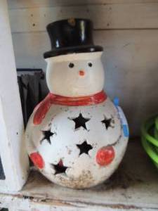 lot 622 image: Snowman ceramic dcor Large size is unknown