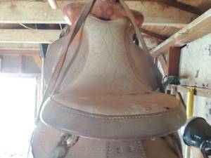 lot 623 image: Horse saddle with stirrups