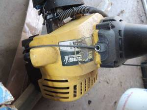 lot 667 image: Boles  gas weed eater
