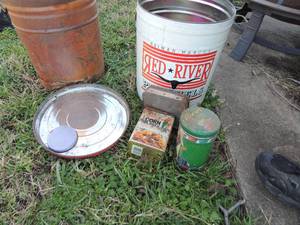 lot 673 image: Decorative Tins cans