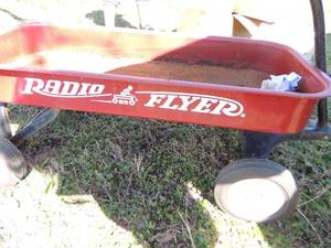 lot 676 image: RADIO FLYER WAGON