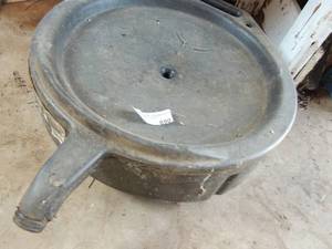 lot 690 image: oil drain pan & mesh
