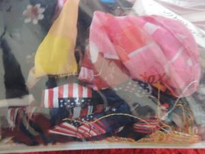 lot 585 image: large lot of scarfs