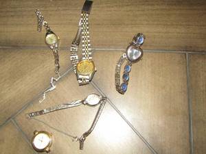 lot 749 image: LOT OF WOMEN AND MENS WATCHES