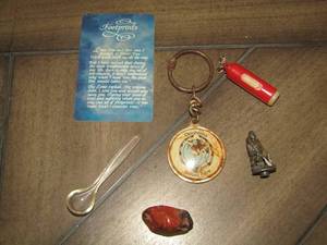 lot 728 image: OKLAHOMA KIOWA KEYCHAIN, PEWTER FIGURE, ROCK, PLUS