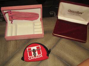lot 849 image: CANADA COIN PURSE, CHUCK KEY , SMALL PINK JEWELRY BOX, EMPTY CRUMRINE MAROON JEWELRY BOX