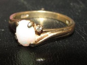 lot 759 image: 10K OPAL RING