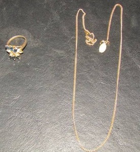 lot 772 image: GOLD NECKLACE, 18K G-E RING