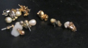 lot 767 image: QTY 8 PAIR OF STUD EARRINGS