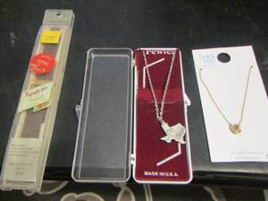 lot 809 image: PEWTER Texas NECKLACE, TWIST ON STAINLESS STEEL MENS WATCH BAND , NECKLACE