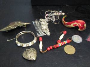 lot 814 image: BRACELETS, SILVER HEART,  HAIR PINS AND CLIPS