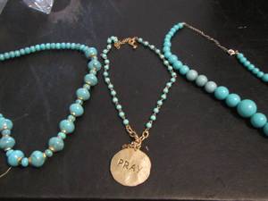 lot 833 image: QTY 3 TURQUISE NECKLACES