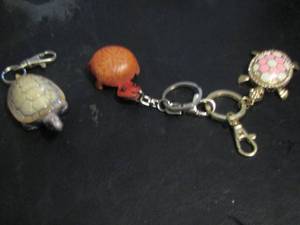 lot 839 image: TURTLE KEY CHAINS