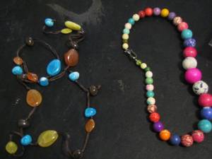 lot 841 image: 2 VARIGATED COLOR BEADS  AND ROCK NECKLACES