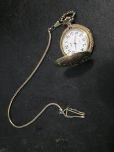 lot 887 image: COLLEZIO STATUE OF LIBERTY POCKET WATCH  QUARTZ