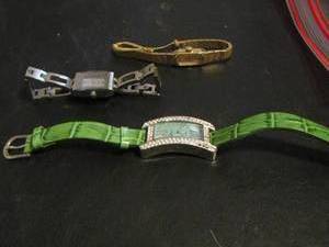 lot 791 image: WOMENS WATCHES QTY  3 - GOLD IS ELGIN,  ONE IS FOSSIL