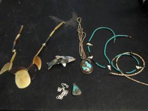 lot 792 image: TURQUISE NECKLACES AND BRACELETS    & GLASS FISH