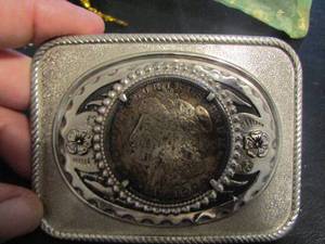 lot 794 image: 1921  MORGAN SILVER DOLLAR N BELT BUCKLE - E. PLURIBUS UNUM 1921